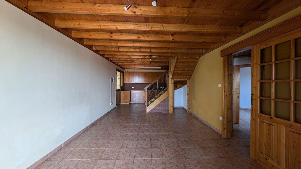 Property photo 2 of 29