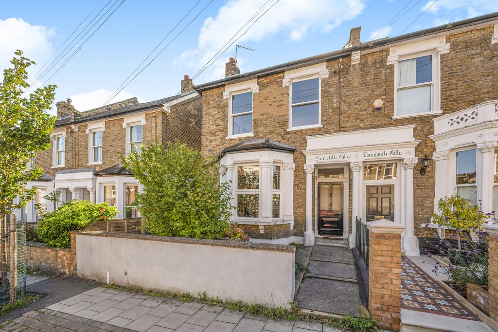 Property photo 1 of 11