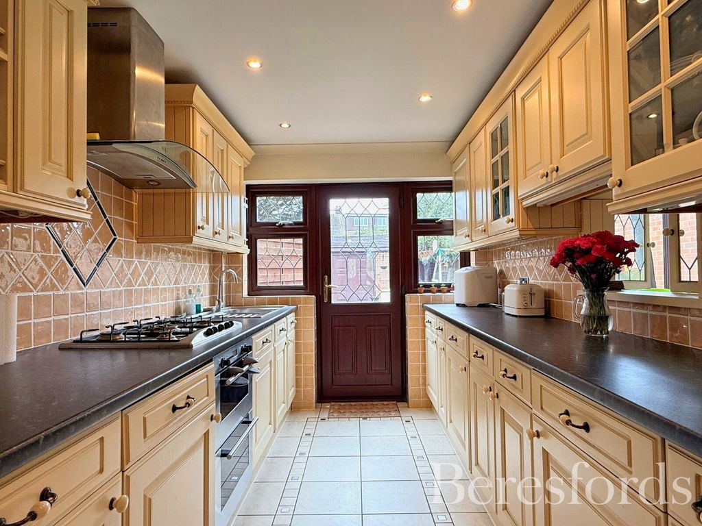 Property photo 2 of 19 Picture No. 17