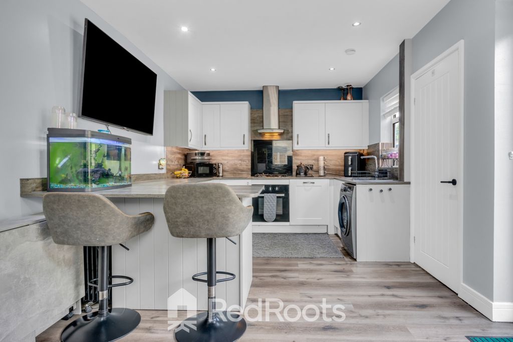 Property photo 2 of 28 5242162