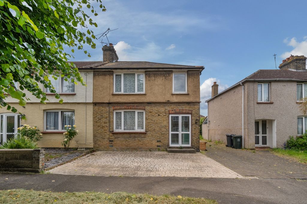 Property photo 1 of 21 External