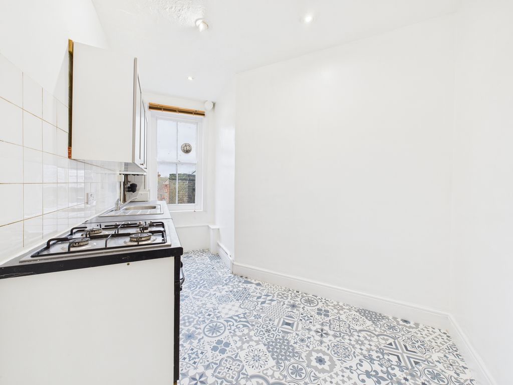 Property photo 3 of 7 Kitchen Breakfast Room