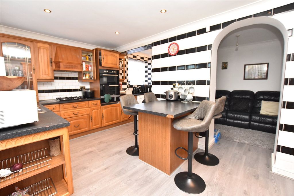 Property photo 3 of 21 Picture No. 23