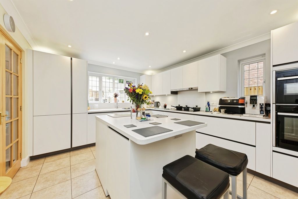 Property photo 2 of 20 Pbox-Img.Jpg