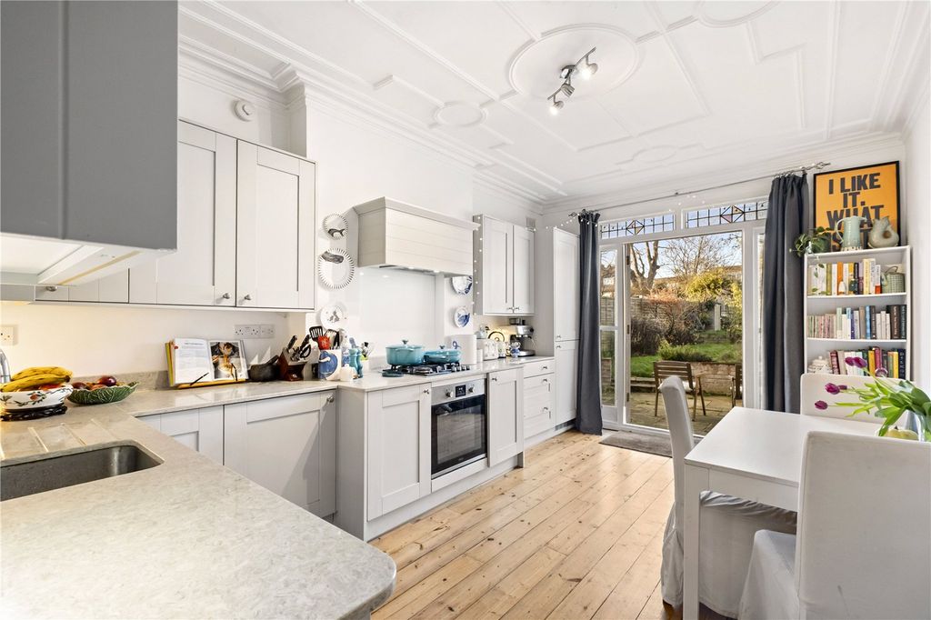 Property photo 1 of 33 Picture No. 22