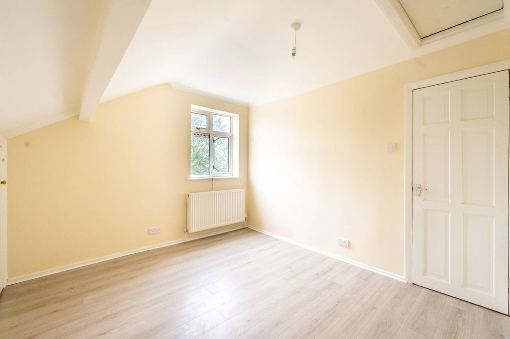 Property photo 3 of 5