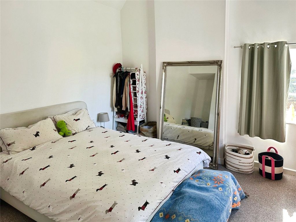 Property photo 3 of 7 Bedroom