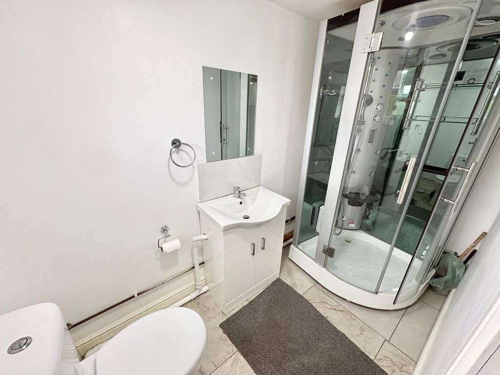 Property photo 3 of 3