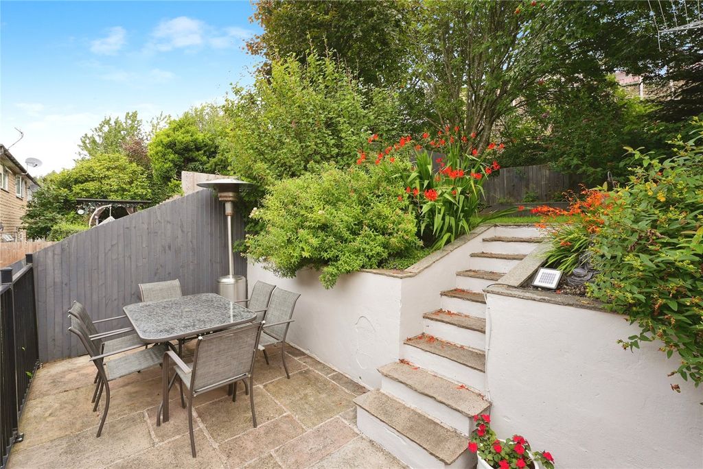 Property photo 2 of 17 Picture No. 19