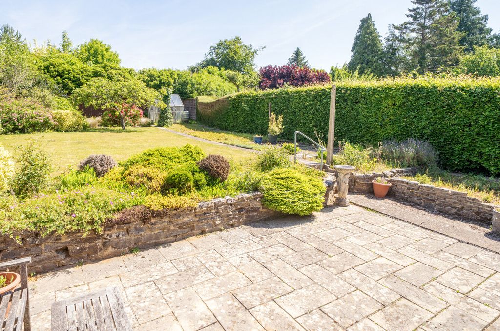 Property photo 3 of 13 1311987-4-685290c...