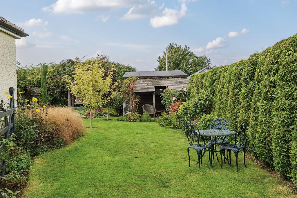 Property photo 3 of 23 Garden