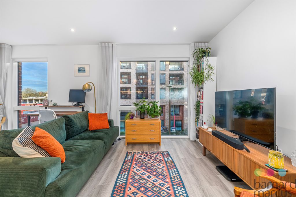 Property photo 1 of 12 Living Room