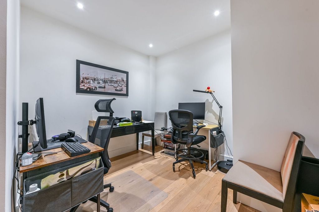 Property photo 2 of 6