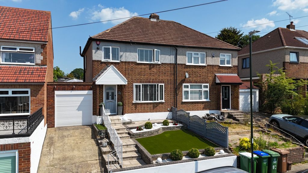 Property photo 1 of 31 3982631