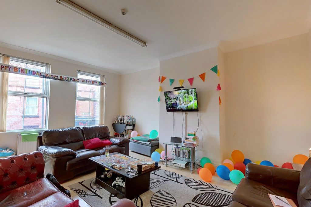 Property photo 2 of 50