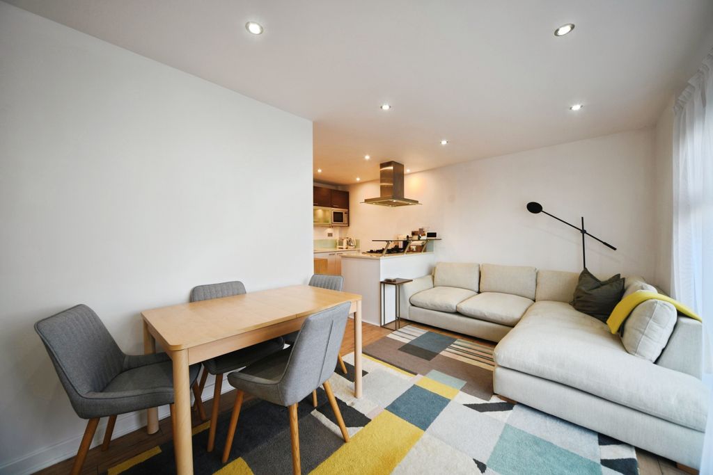 Property photo 3 of 20