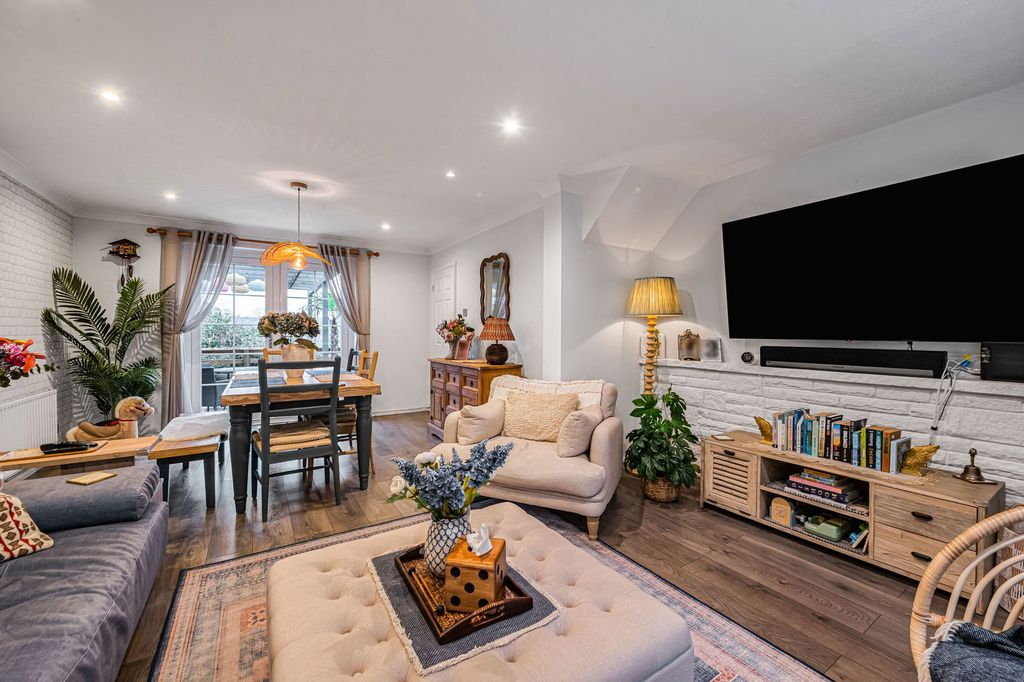 Property photo 1 of 30