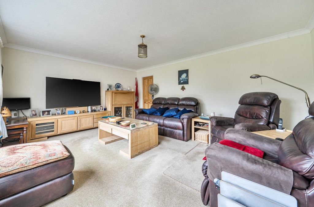 Property photo 2 of 19 Clevelands Close 4 (2).Jpg