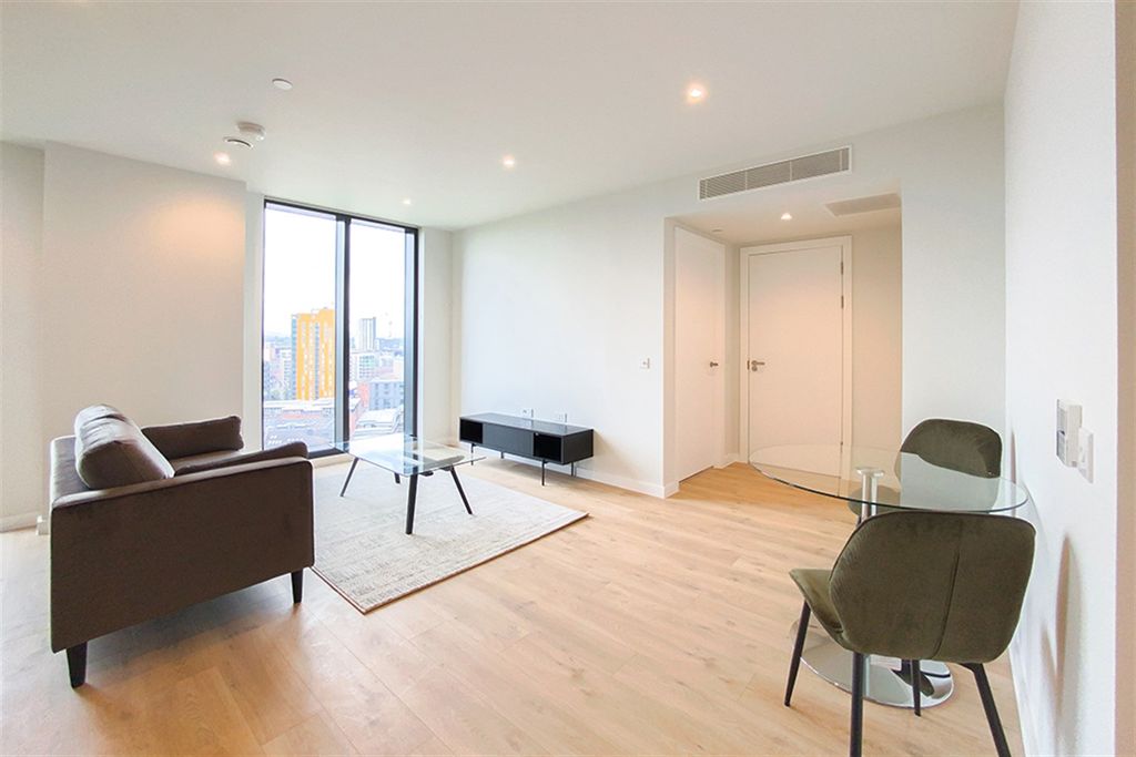 Property photo 1 of 14 (Main)