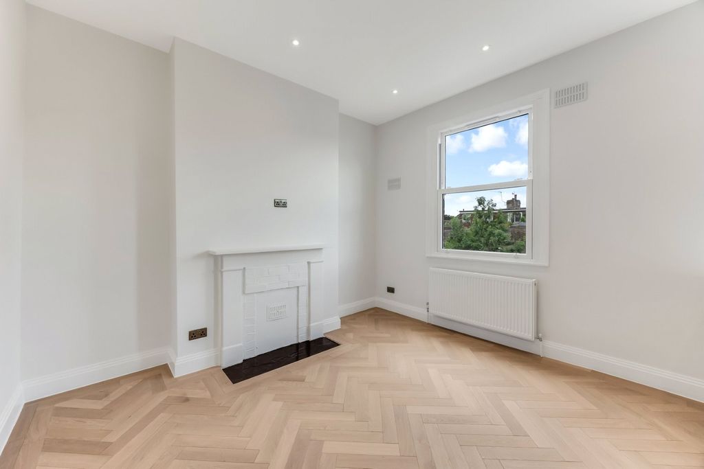 Property photo 2 of 12 Picture No. 02