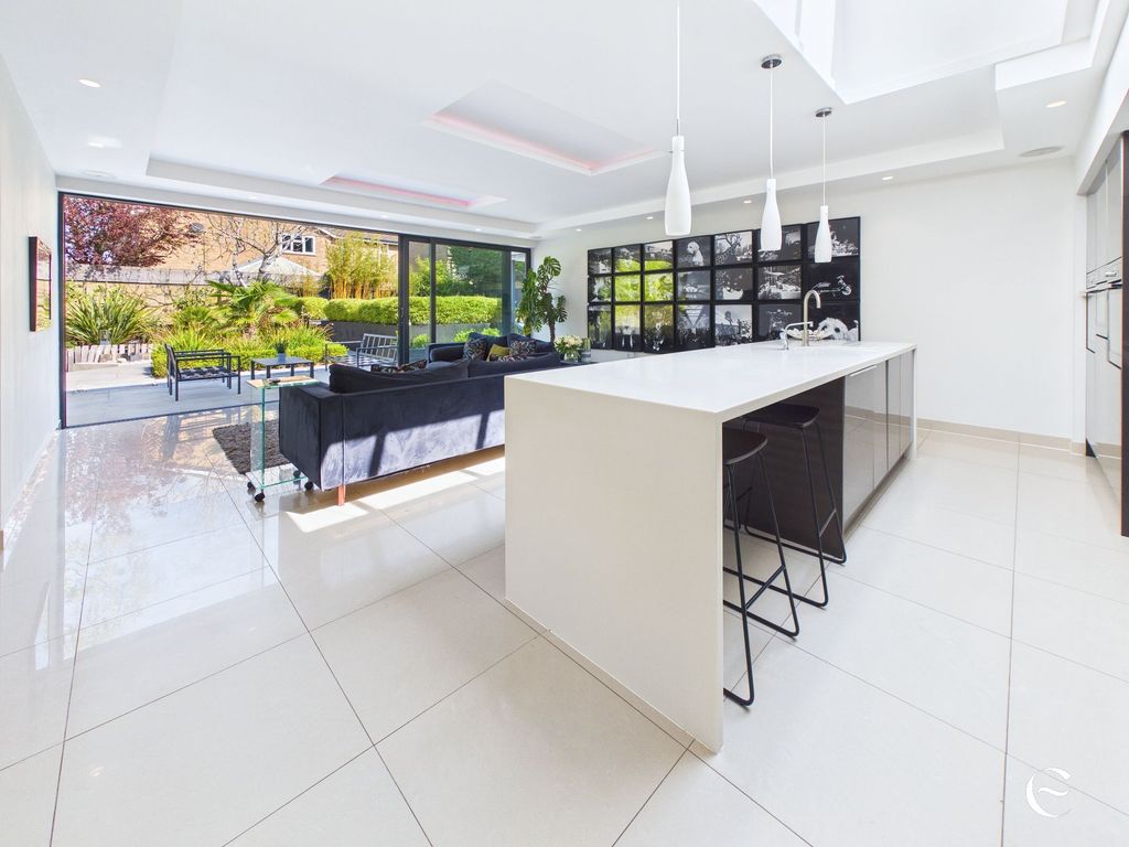 Property photo 3 of 40 Open Plan Kitchen And Living