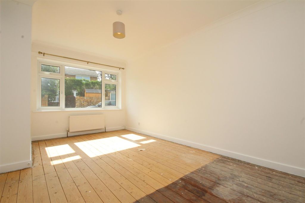 Property photo 3 of 6 Img_5628.Jpg