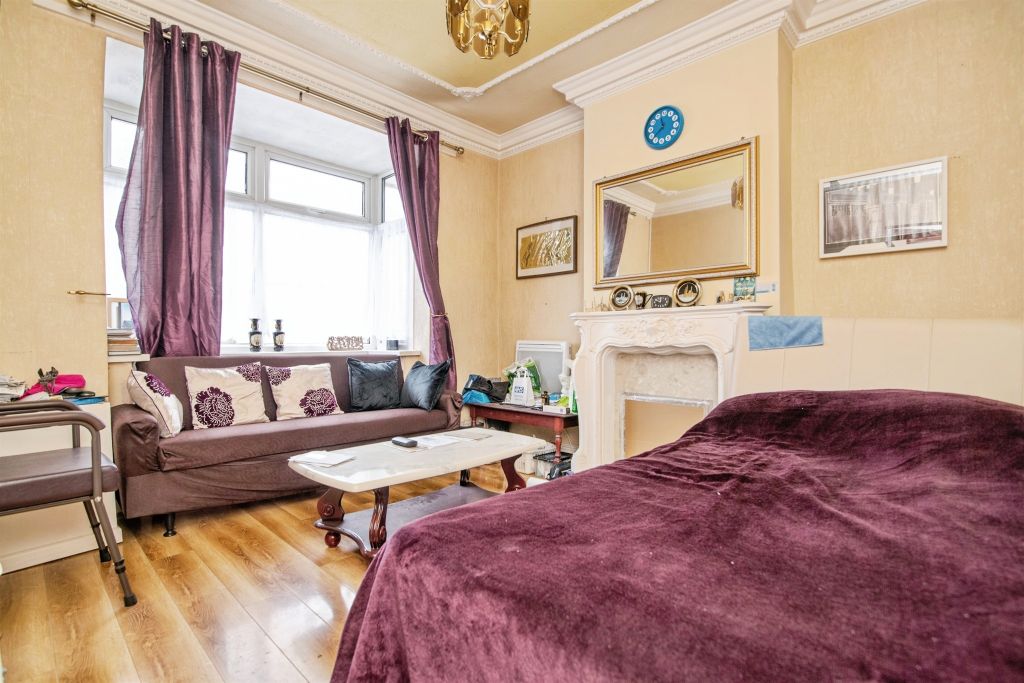 Property photo 2 of 18