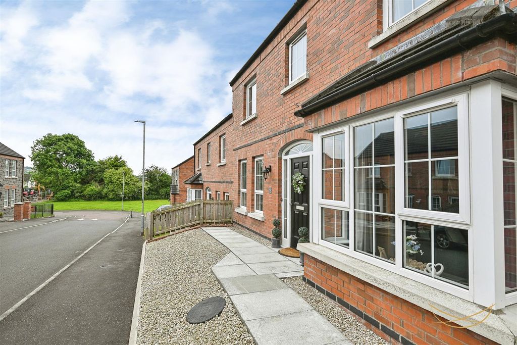 Property photo 3 of 33 Dhp-5.Jpg