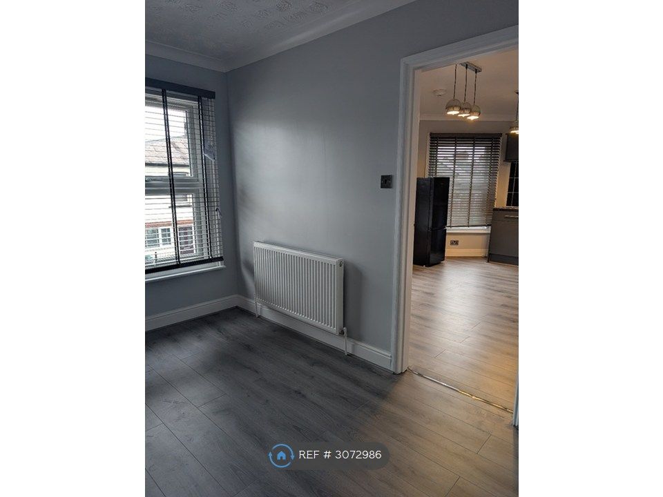 Property photo 3 of 5 Bedroom