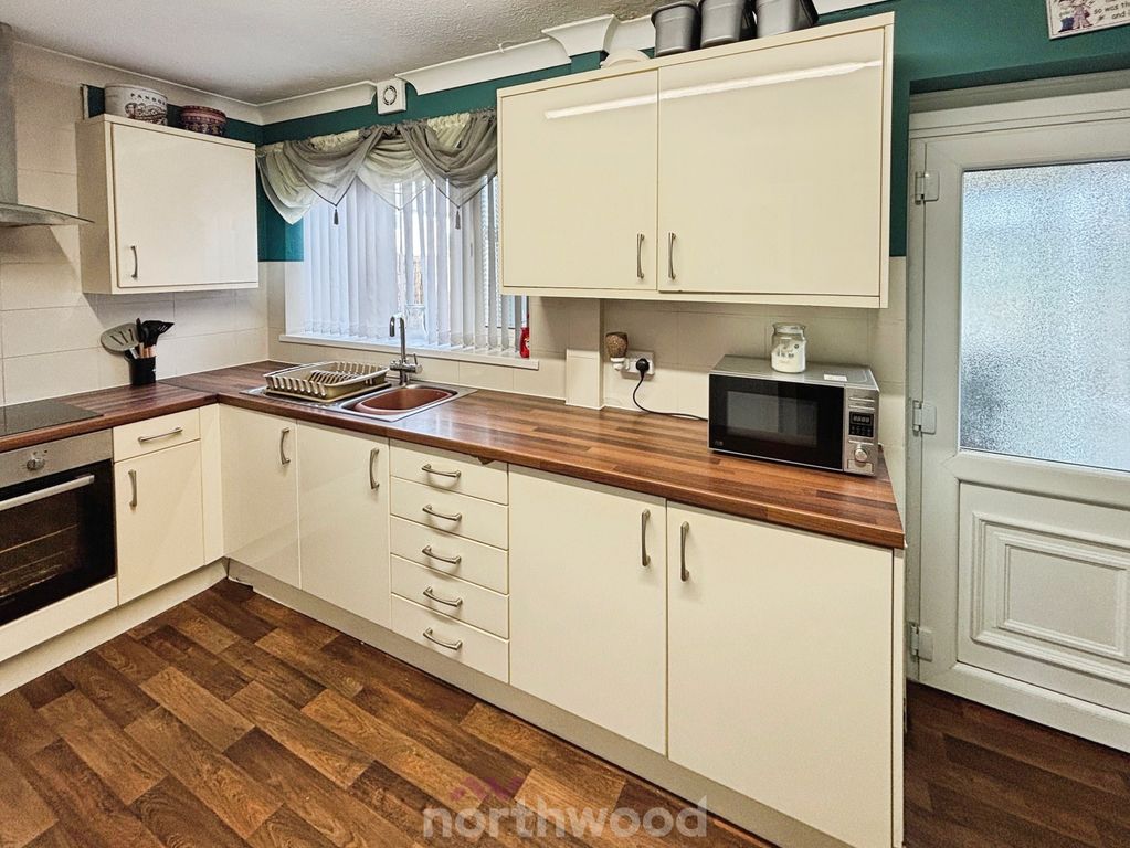 Property photo 3 of 35