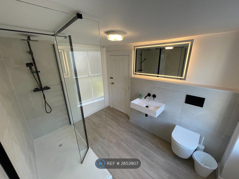 Property photo 3 of 16 Bathroom 2