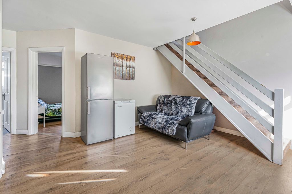 Property photo 3 of 23 Living Room