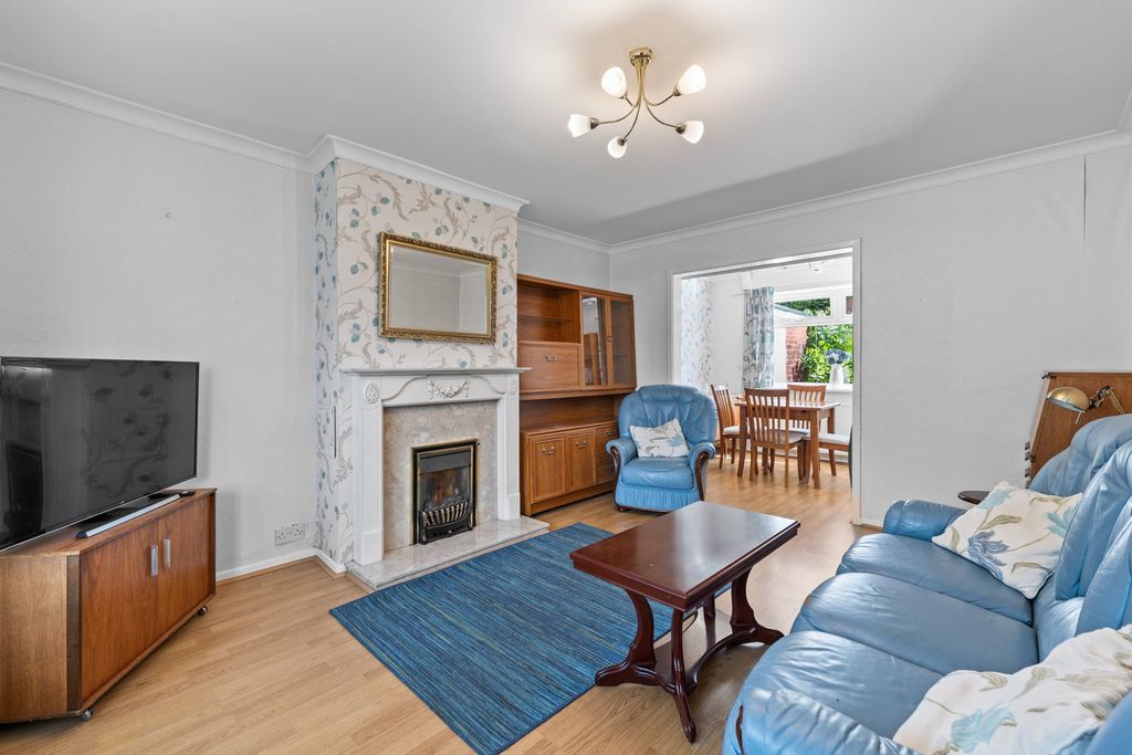 Property photo 2 of 27
