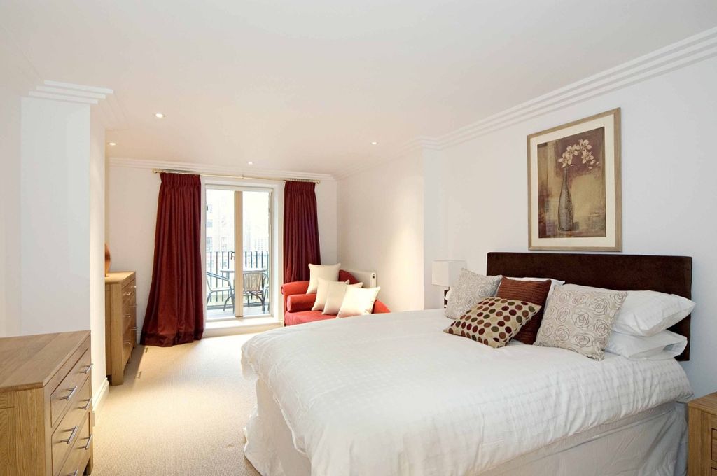 Property photo 3 of 5 Westminster Green...