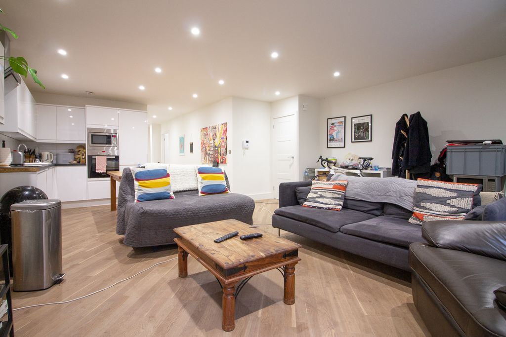 Property photo 3 of 9