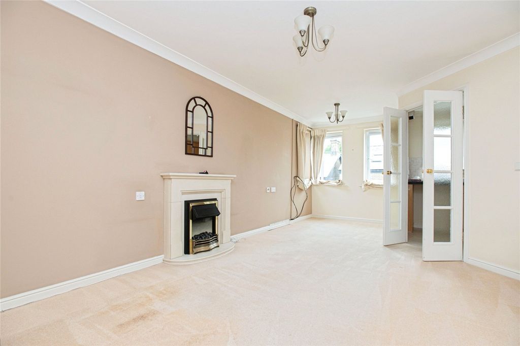 Property photo 2 of 10 Living Room