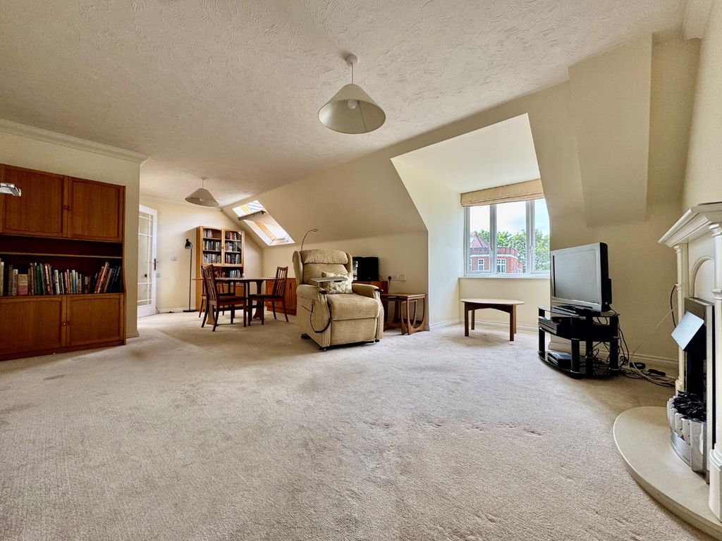 Property photo 3 of 13 4328673