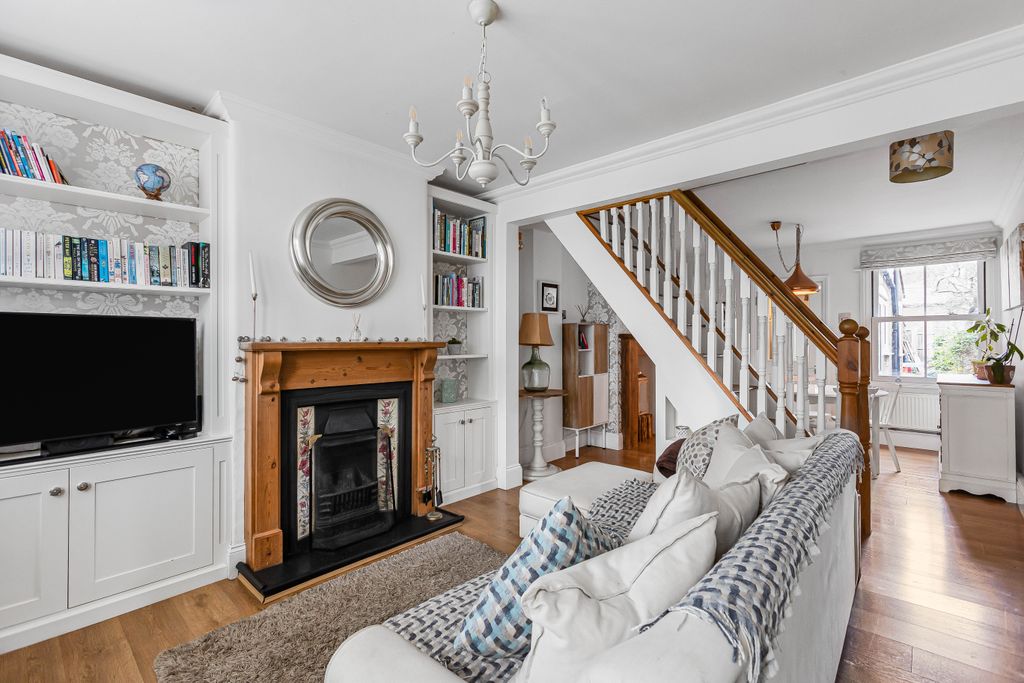 Property photo 3 of 17 Reception