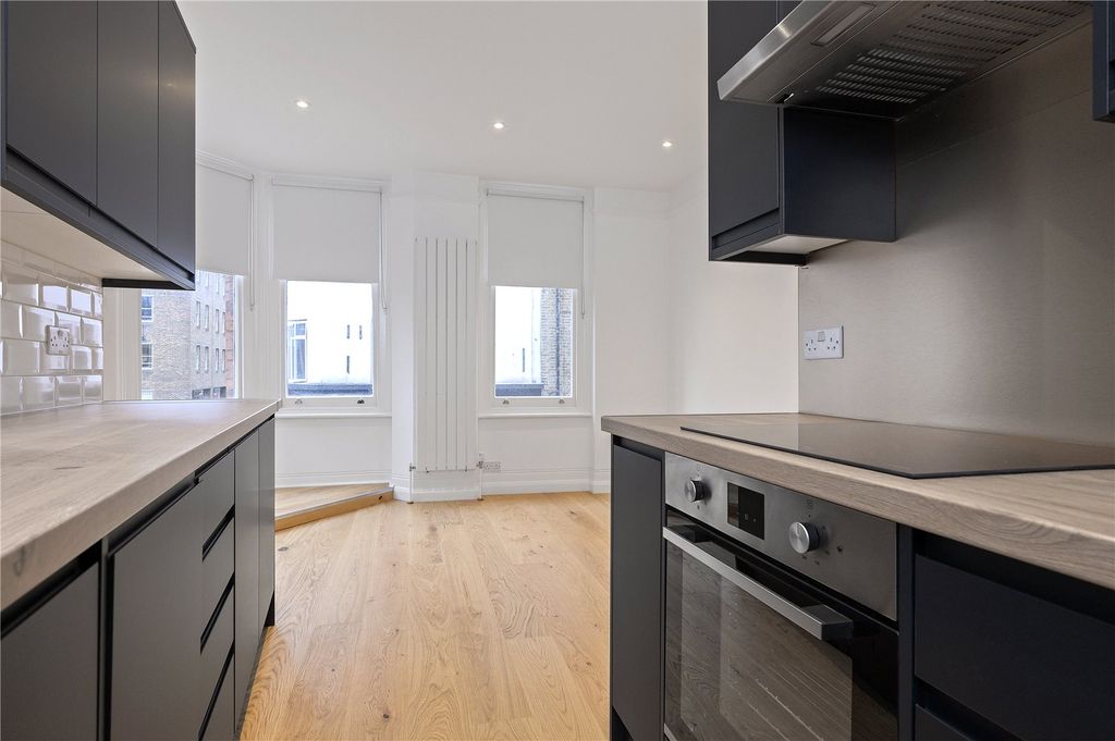 Property photo 2 of 10 Kitchen