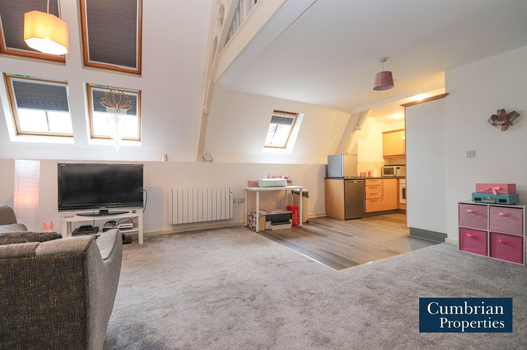 Property photo 2 of 9 Open Plan Lounge