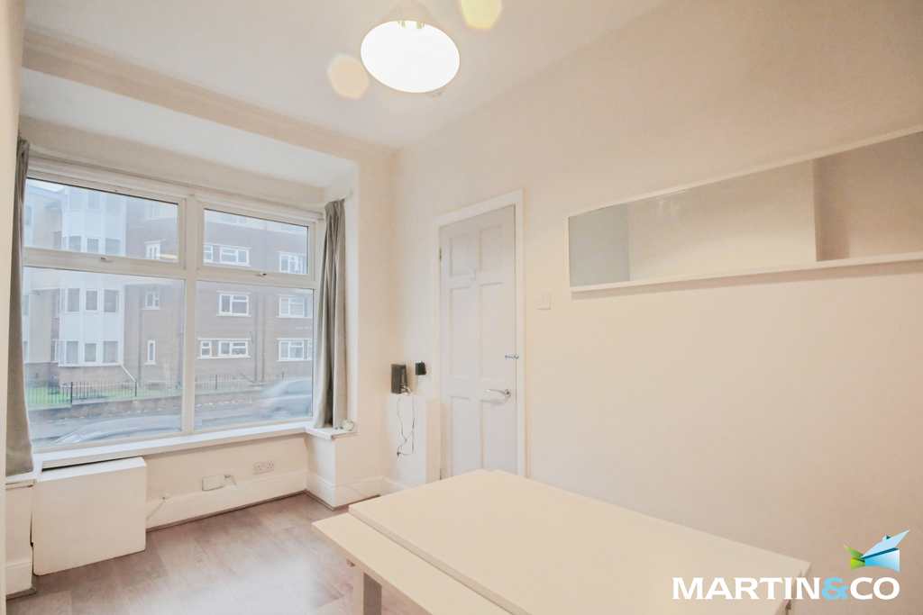 Property photo 2 of 9 Picture7