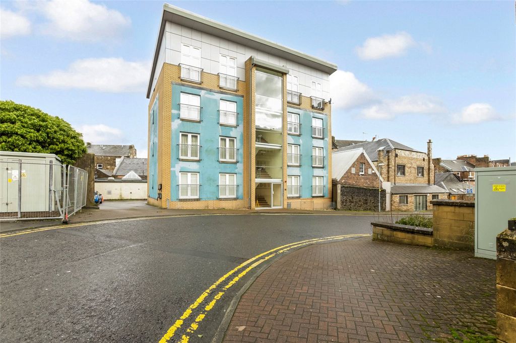 Property photo 1 of 21 External