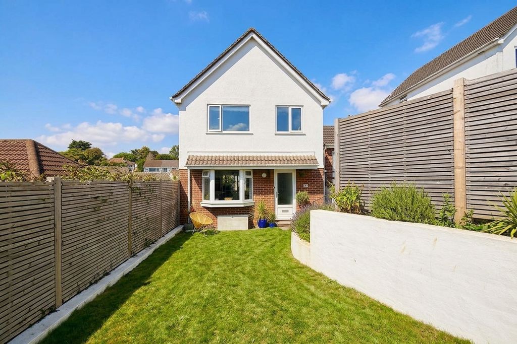 Property photo 2 of 30