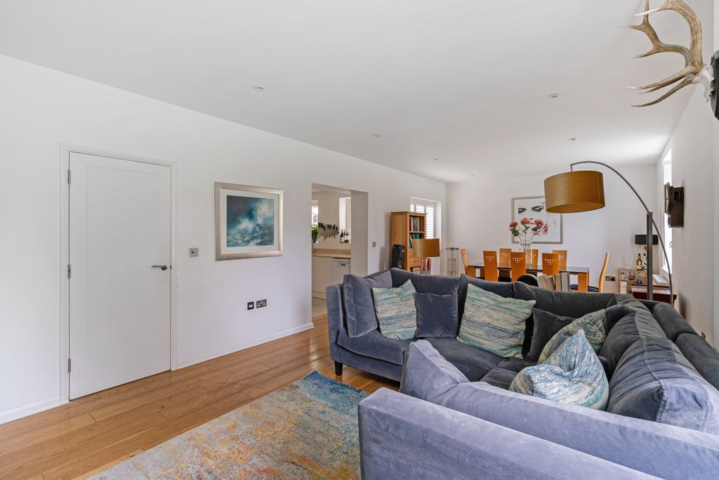 Additional image 13 of 5 bed terraced house for saleHampton Court Road, East Molesey KT8