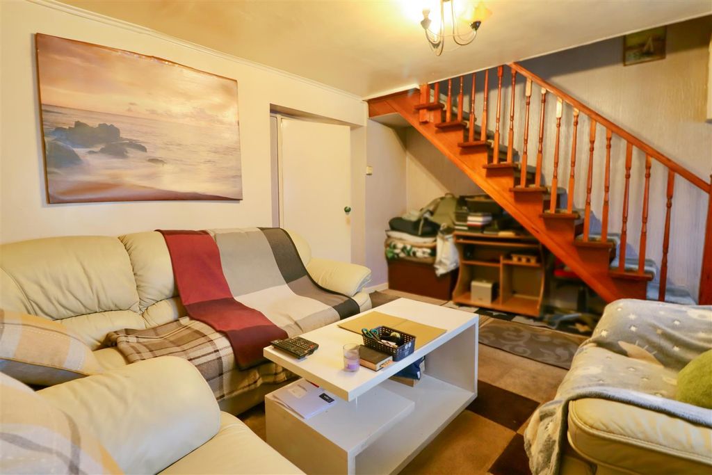 Property photo 3 of 13 004_1790842260_5_0d8A4Db7-d1E6-480B-B05F-4A374B849