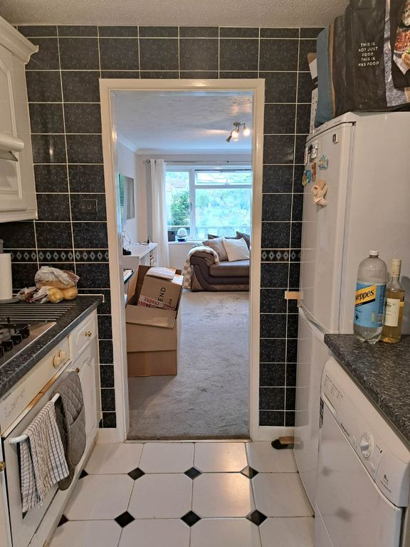 Property photo 3 of 12