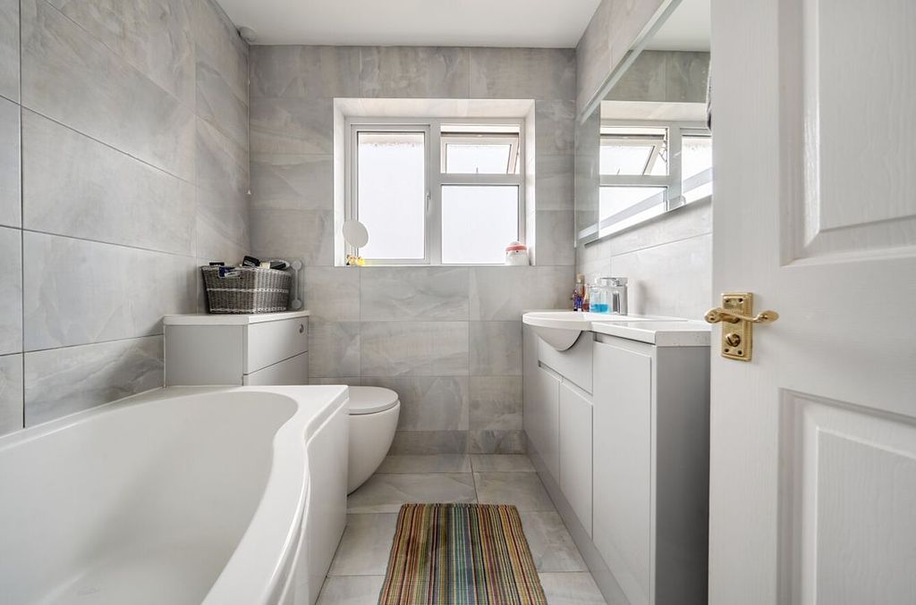 Property photo 3 of 11 1433902969c6c76c9Cf02