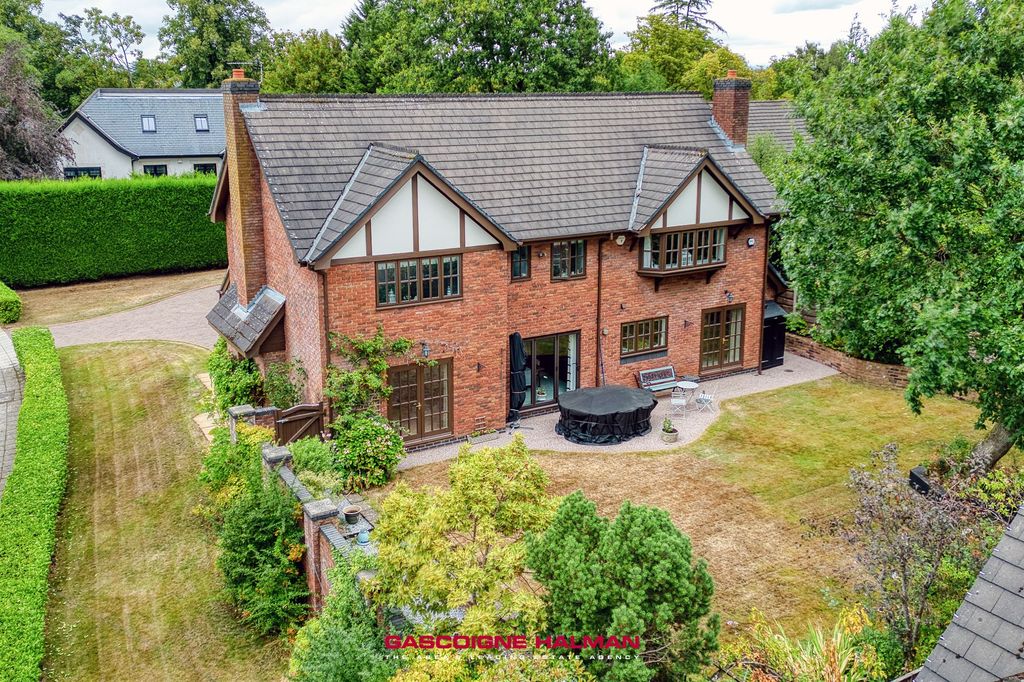 Property photo 1 of 32 Aerial View/Rear Garden