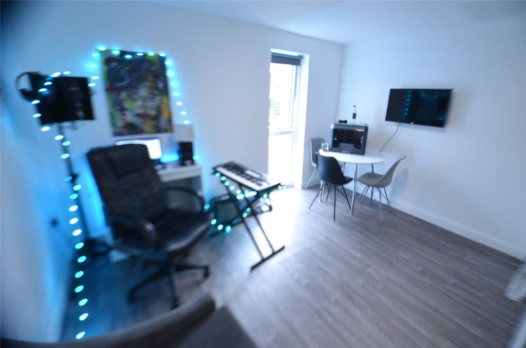 Property photo 2 of 5 Lounge
