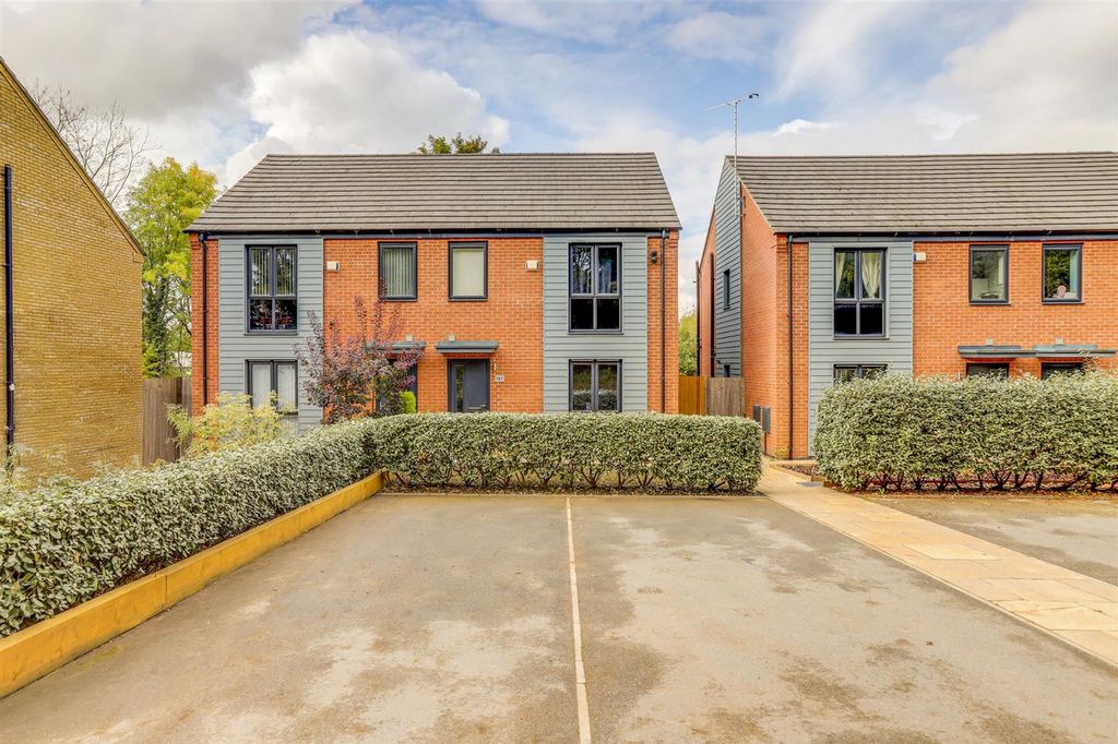 Property photo 1 of 18